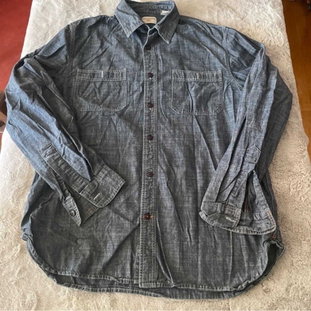 Dockers Men's Blue Denim Shirt size medium